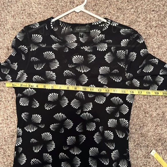 Karen Kane black and white top - Picture 3 of 4